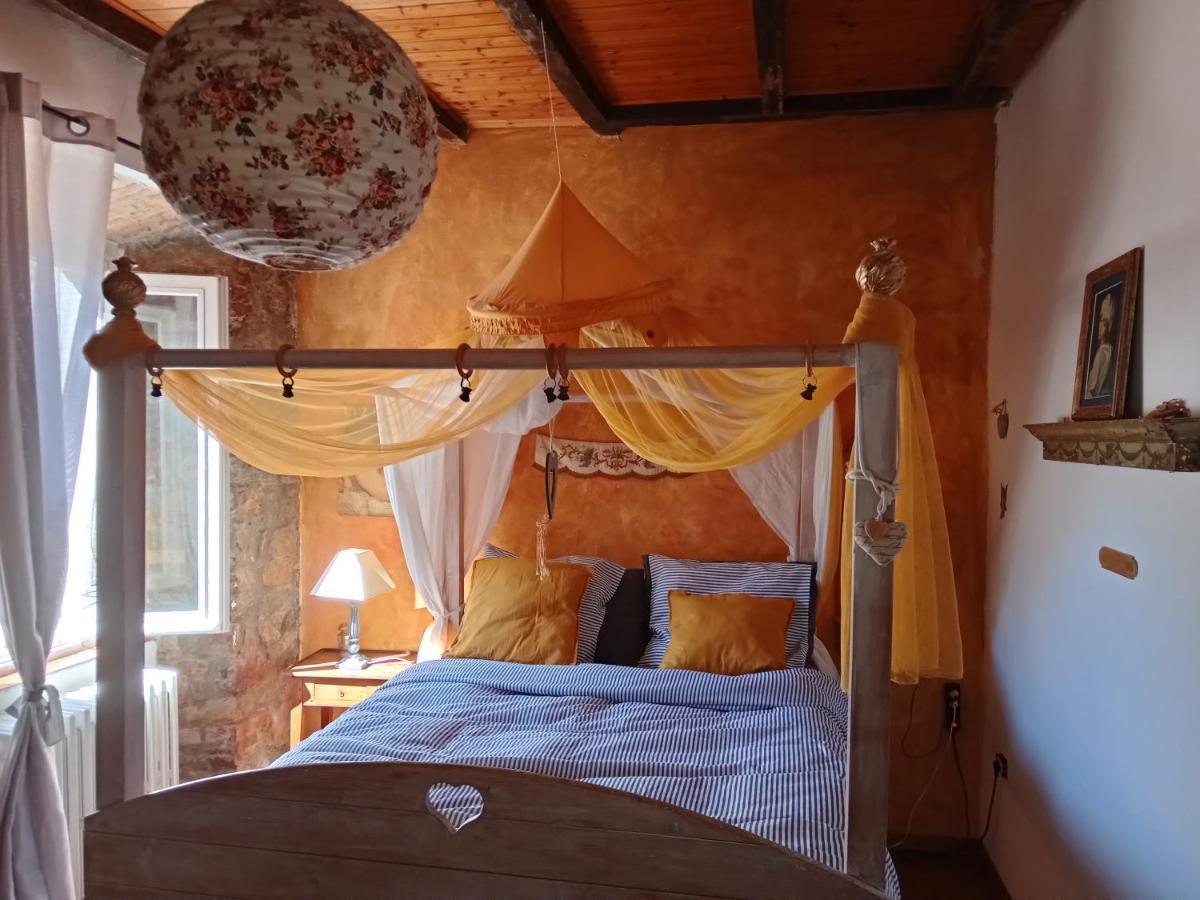 Morelli House Hostal Montalbo Exterior foto
