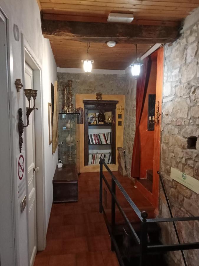 Morelli House Hostal Montalbo Exterior foto